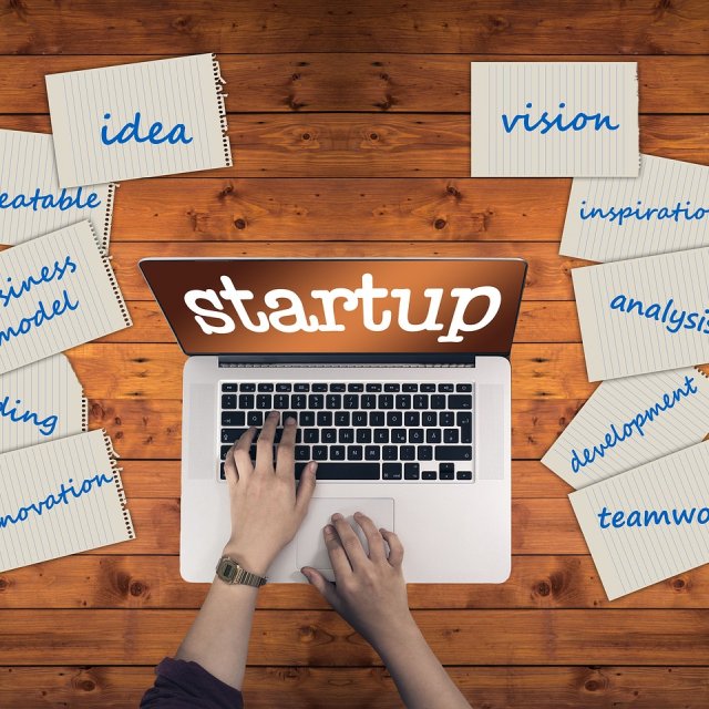 license : https://pixabay.com/ko/photos/%EC%8B%9C%EC%9E%91-%EC%8B%9C%EC%9E%91%ED%95%98%EB%8B%A4-%EC%8B%9C%EB%8F%99-%ED%94%84%EB%A6%AC%EB%9E%9C%EC%84%9C-4029671/